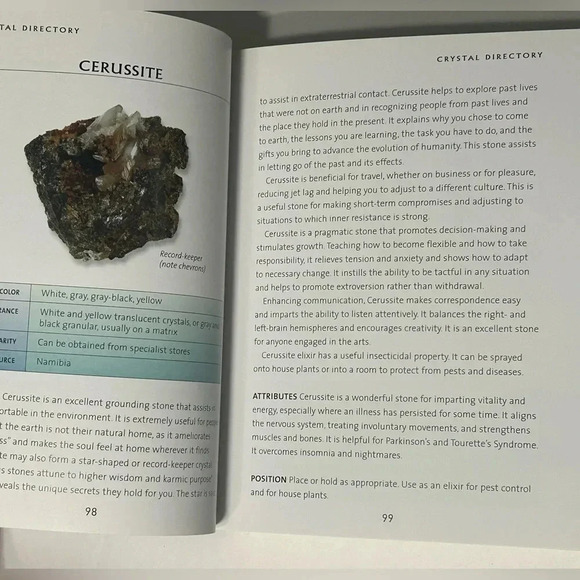 The Crystal Bible - A Definitive Guide to Crystals /  Judy Hall - 💎 - Picture 3 of 15
